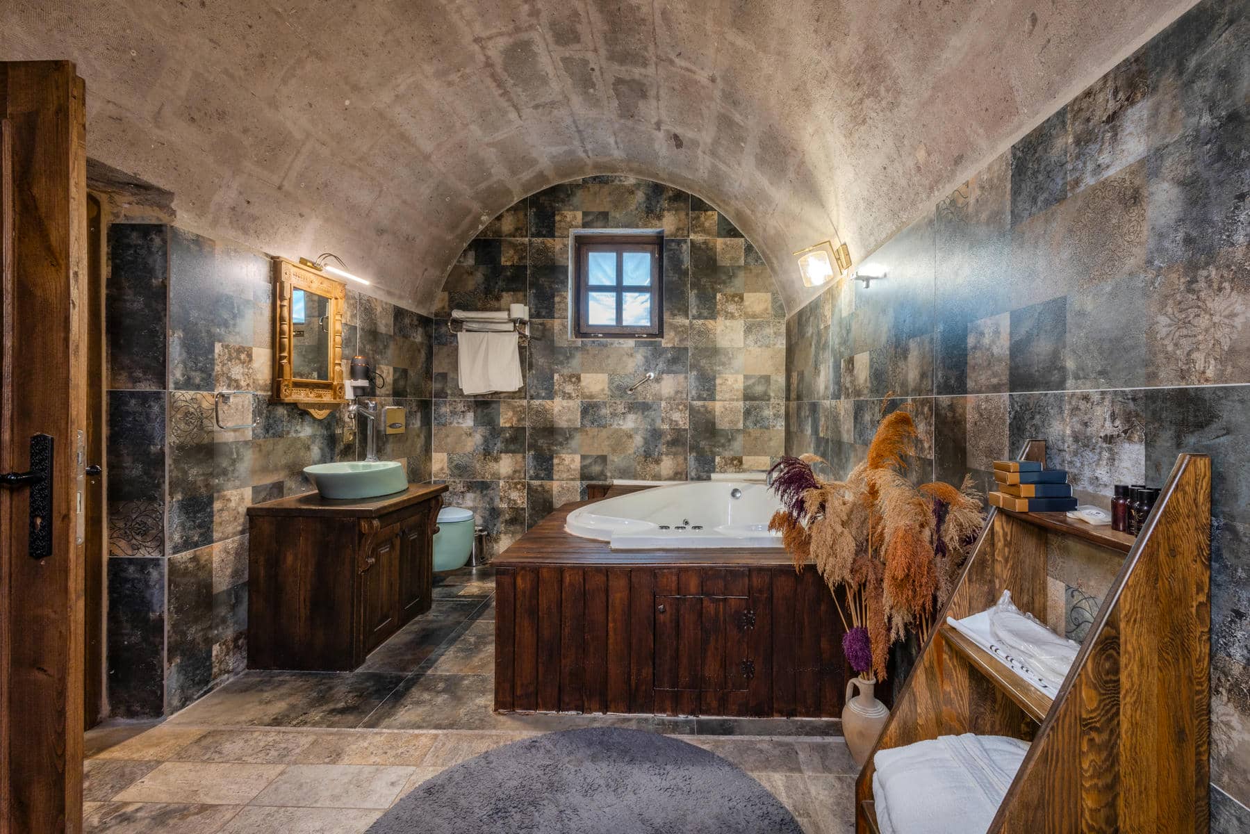 Cave Rooms - 201